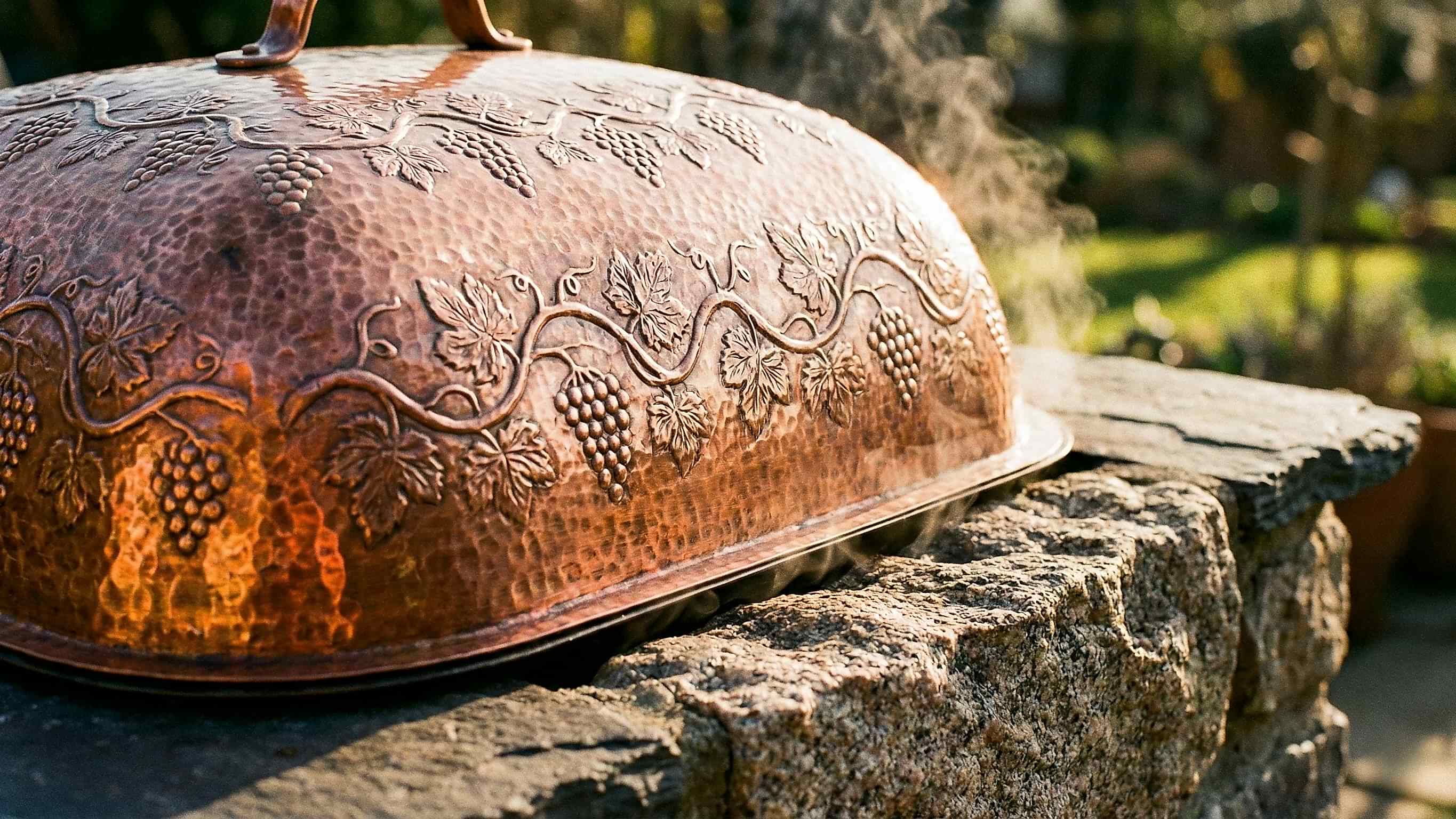 Neden Bakır Barbekü Kapağı Tercih Etmelisiniz? (El İşçiliğinin Önemi)